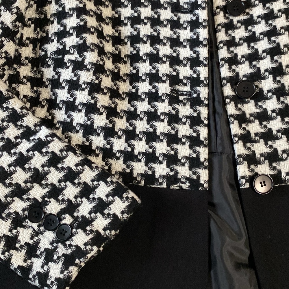 Houndstooth Pattern Vest - Picture 4 of 5